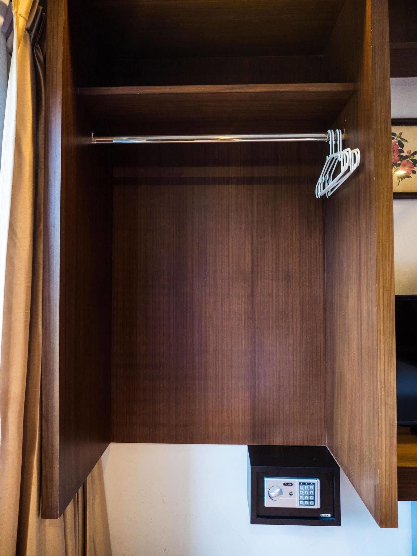 Tree Hug Home Patong Экстерьер фото