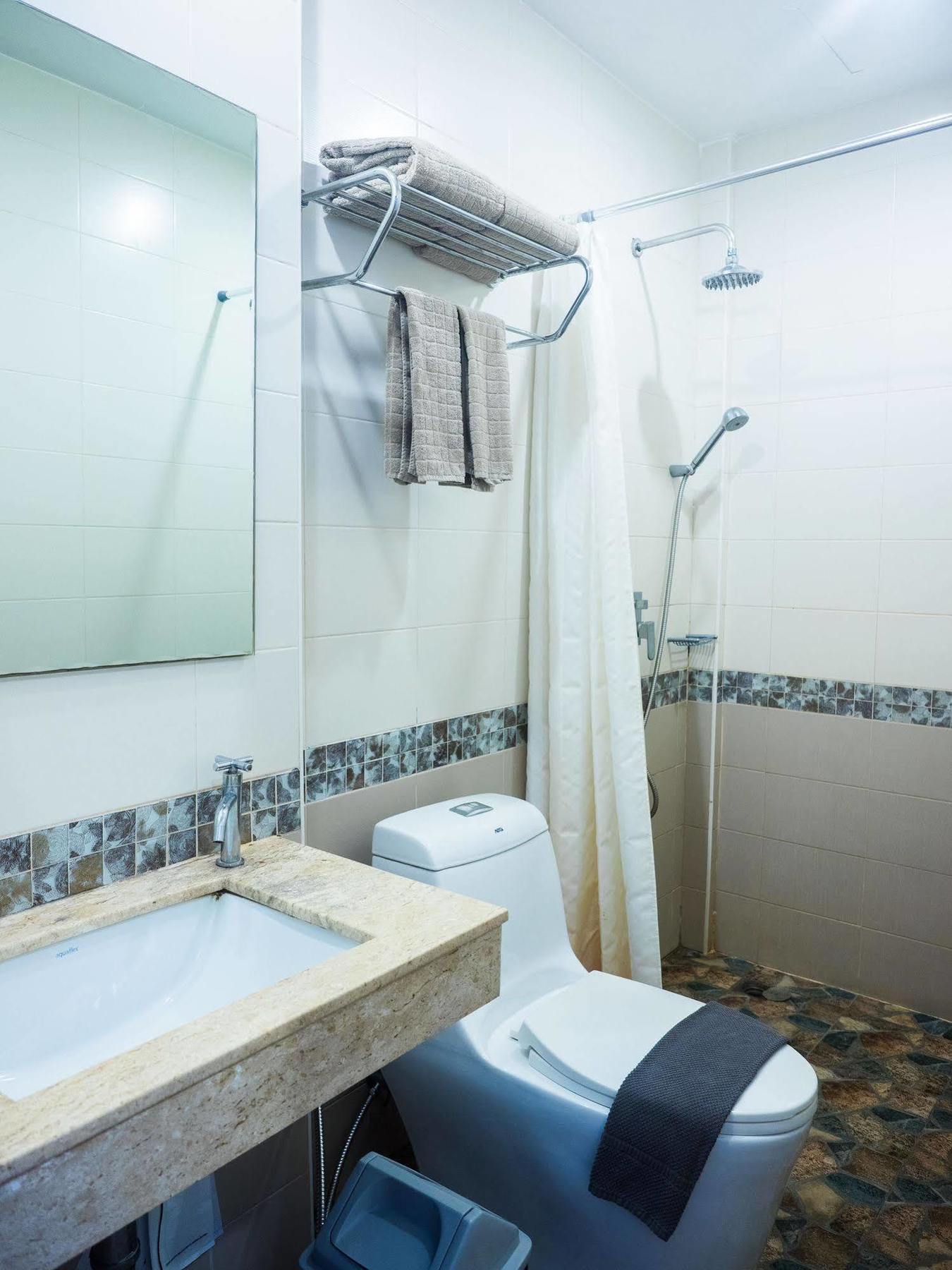 Tree Hug Home Patong Экстерьер фото